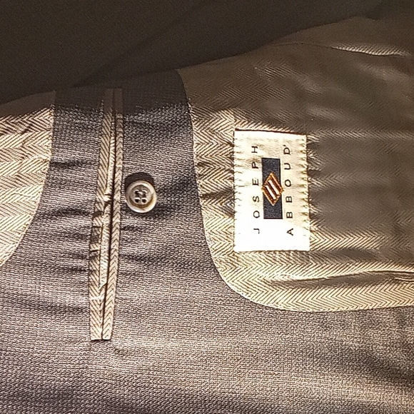 Joseph Abboud slimfit grey suit - Picture 2 of 6